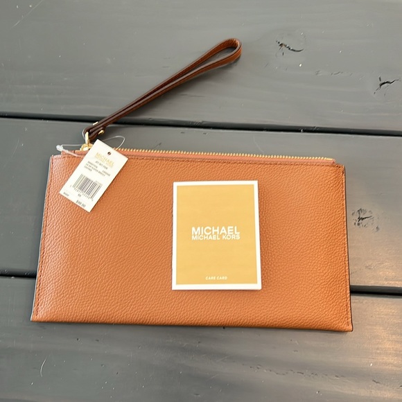 NWT Michael Kors Zip Clutch Wristlet - Picture 10 of 13